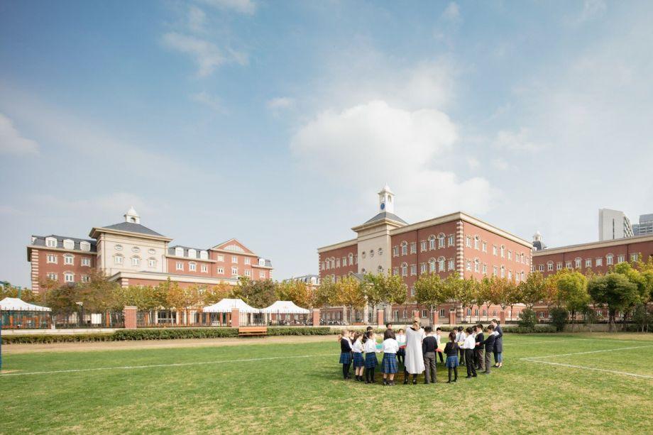 Wellington College China image