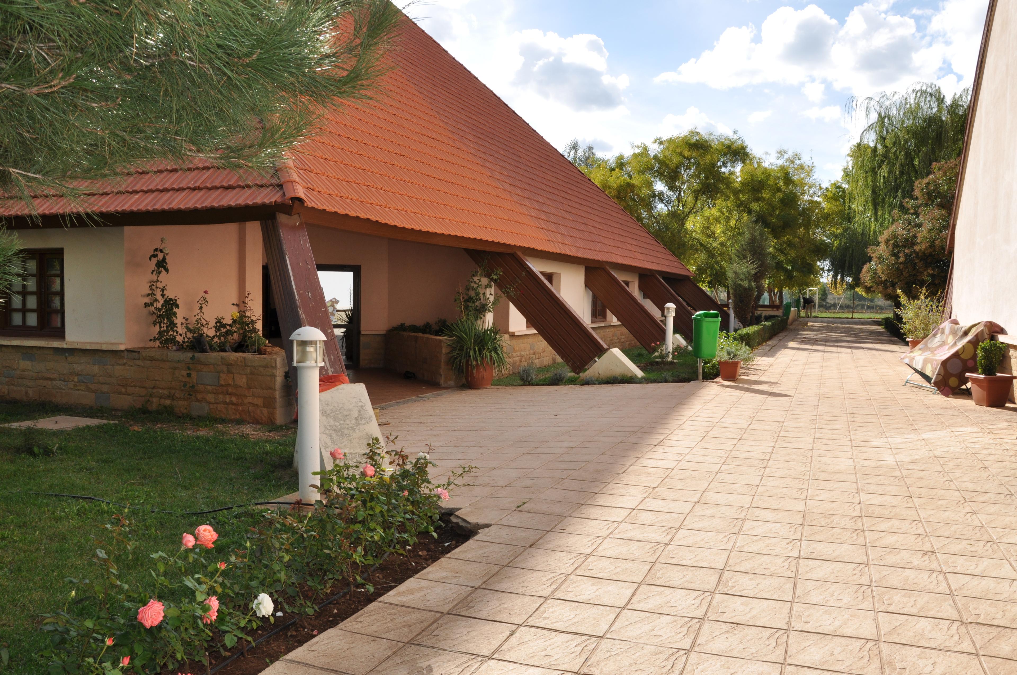 Al Akhawayn School image