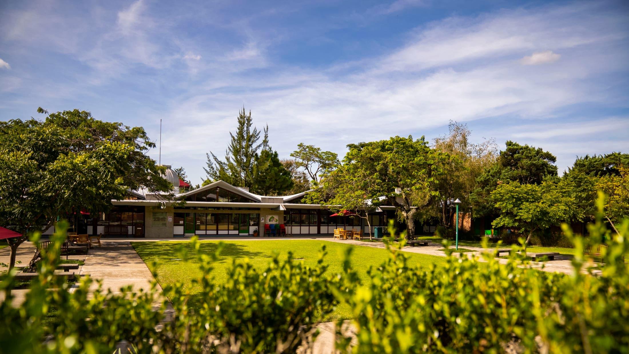 Colegio Americano image