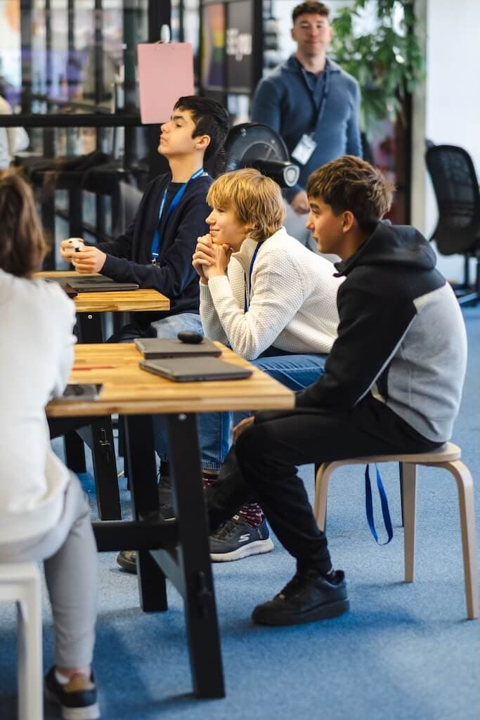 ACIL International High School image