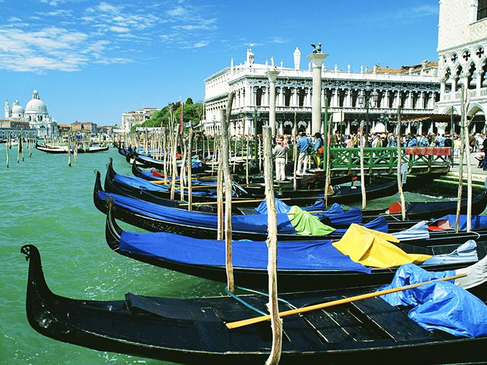 Teach in Italy