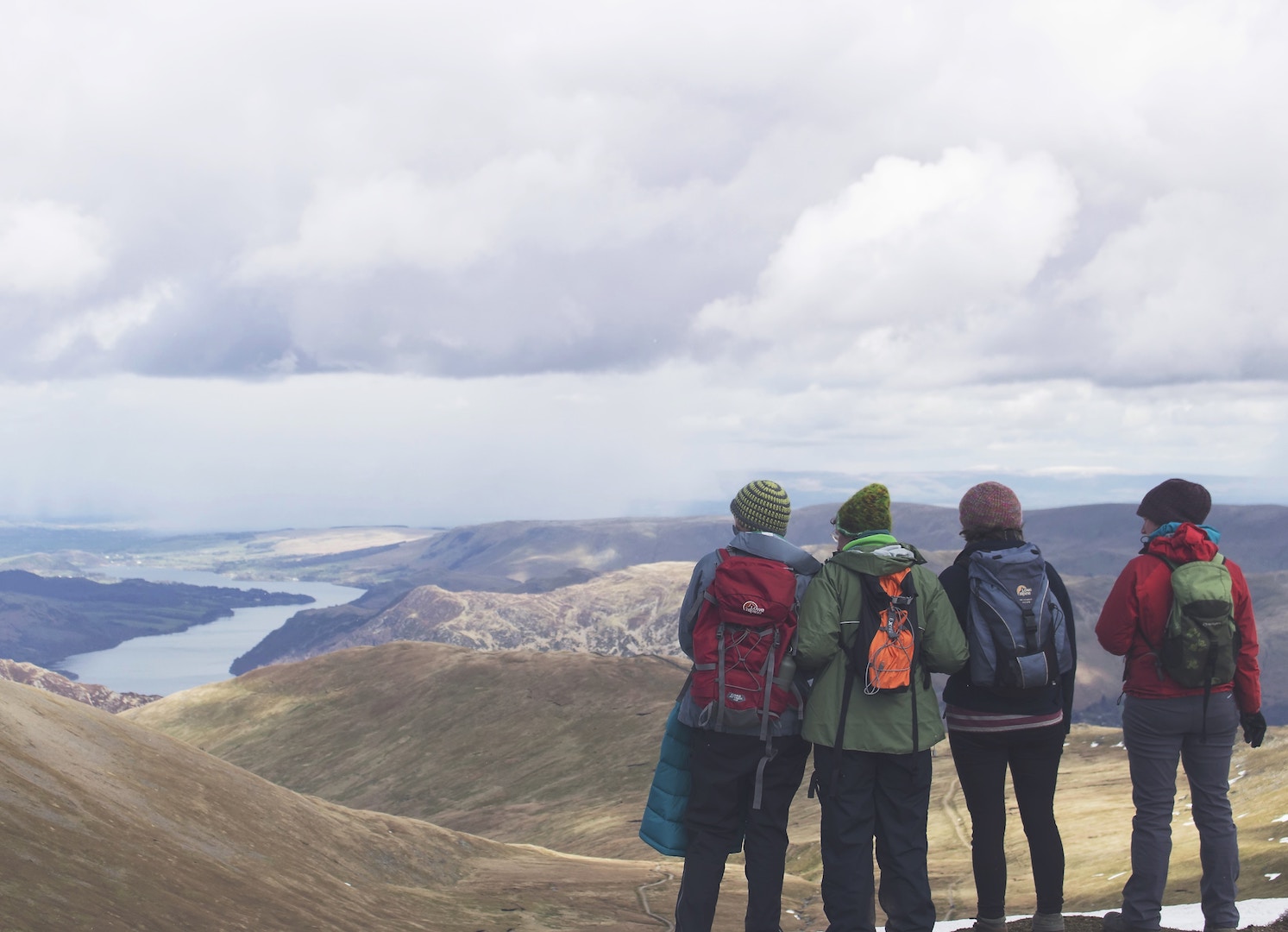ESL teachers and certified teachers teaching in the UK exploring the countryside