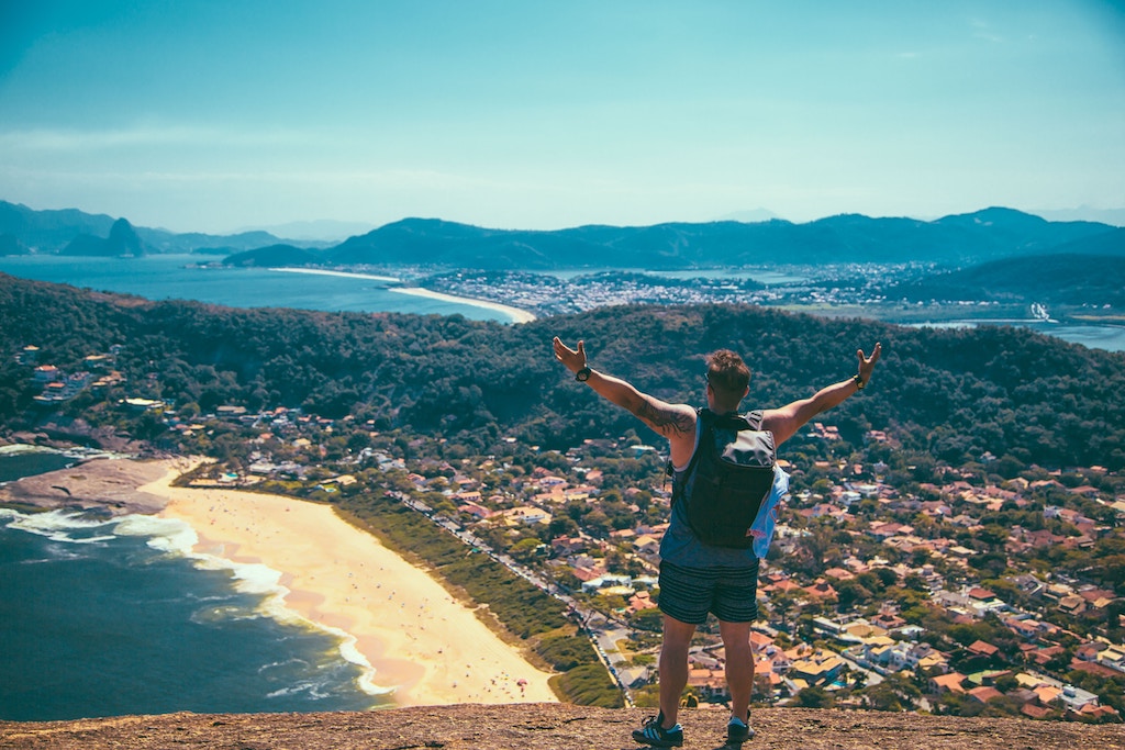 teach english abroad while in college