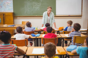 how to become a teacher in the US - woman teaching
