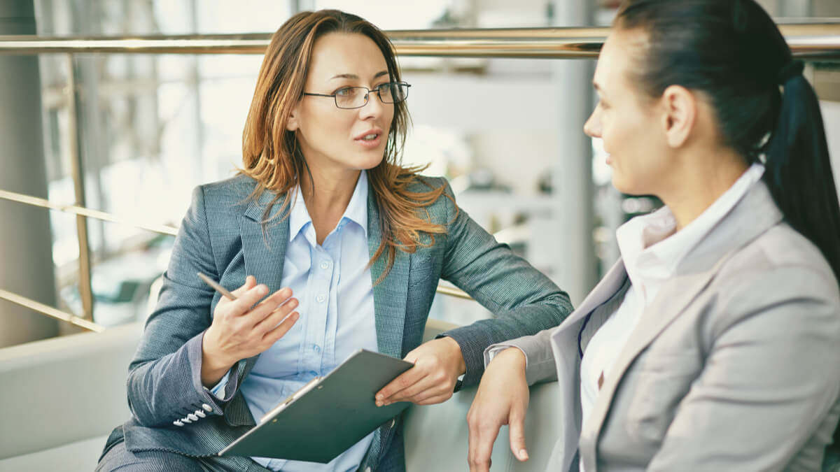 recruiter assessing candidate during the recruitment hiring process